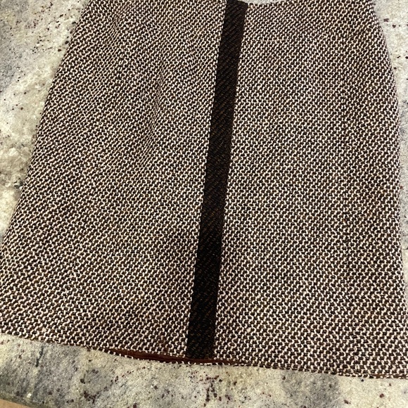 CHANEL Brown and Cream Wool Tweed Boucle Skirt Suit- French Size 40/ US 8 - Picture 14 of 16